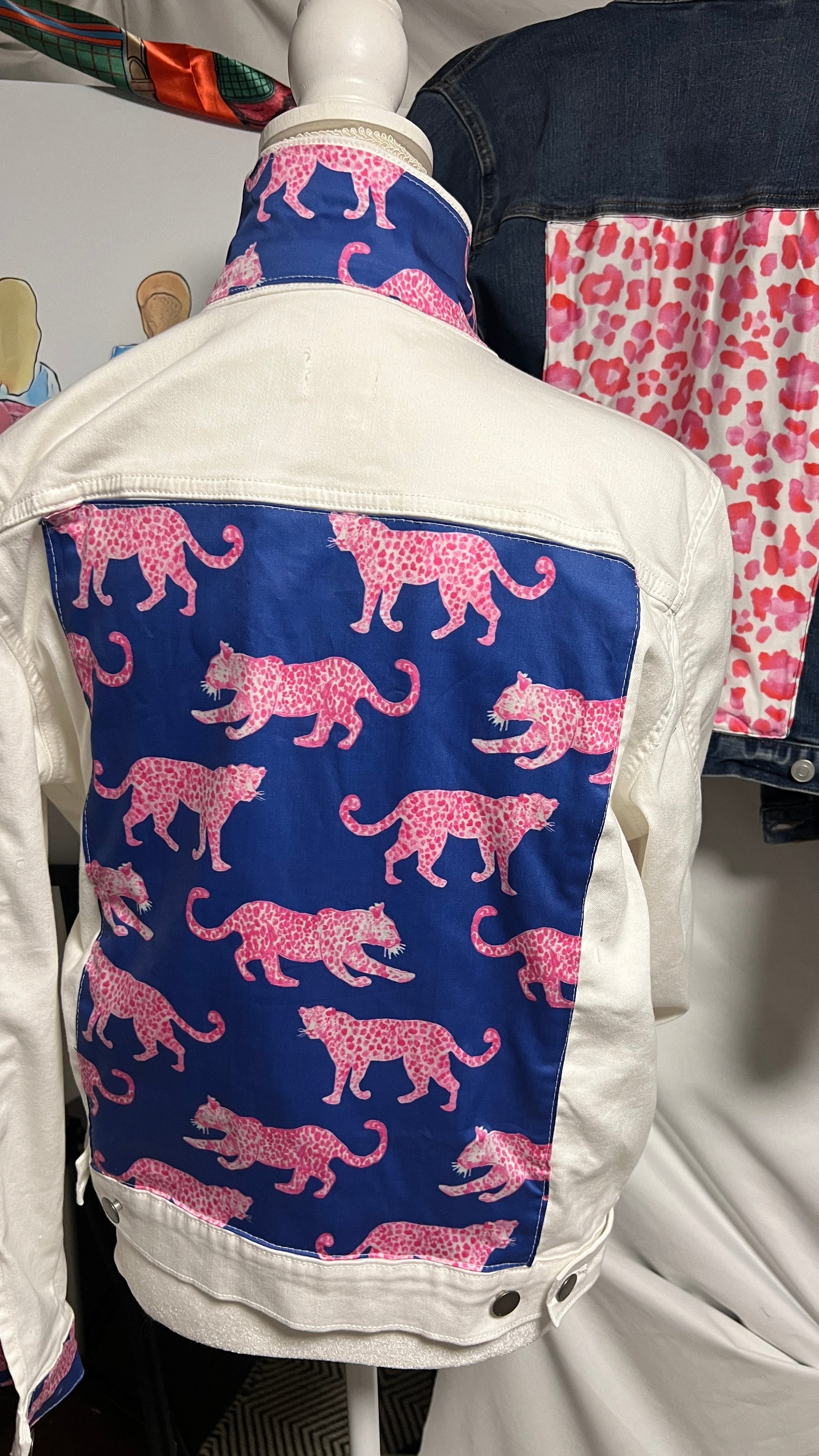 Hot Pink Leopards on Blue background