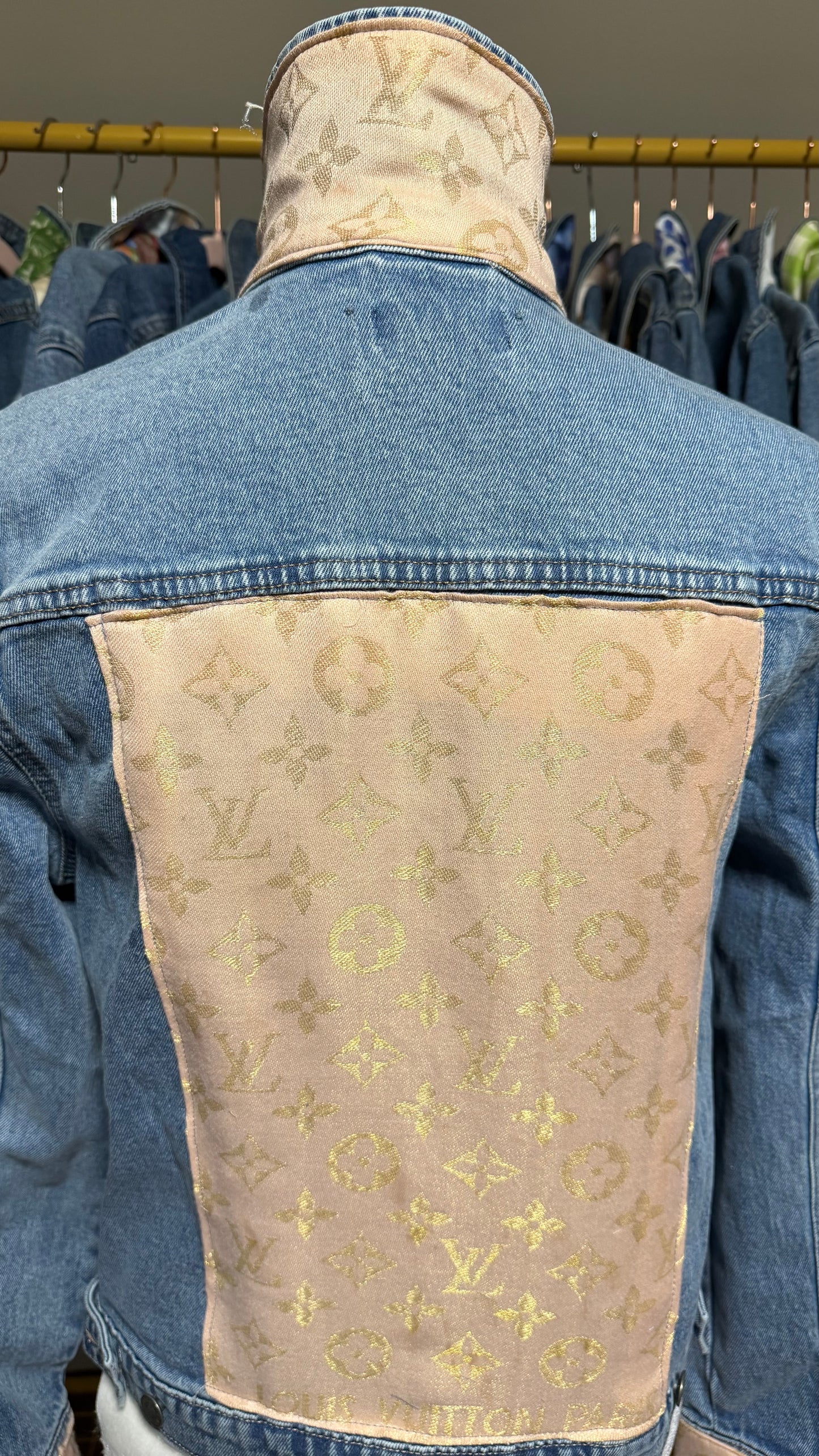 LV Scarf Monogram Apricot