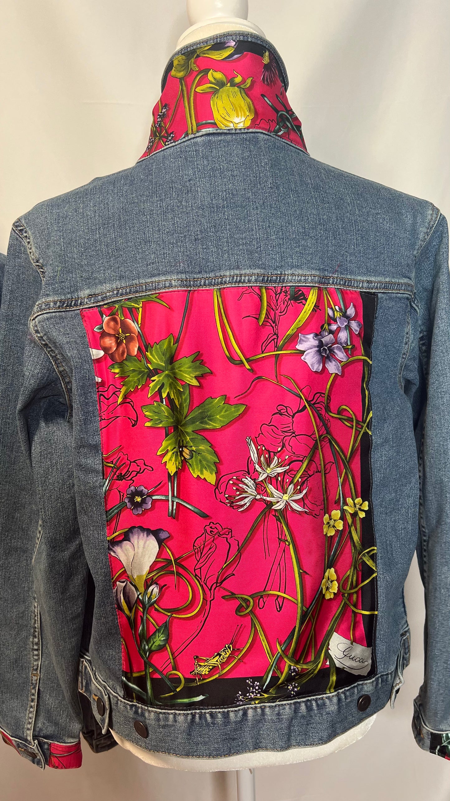 GG Designer Scarf Vibrant  Botanical Pink on Blue Denim Jacket Size Medium